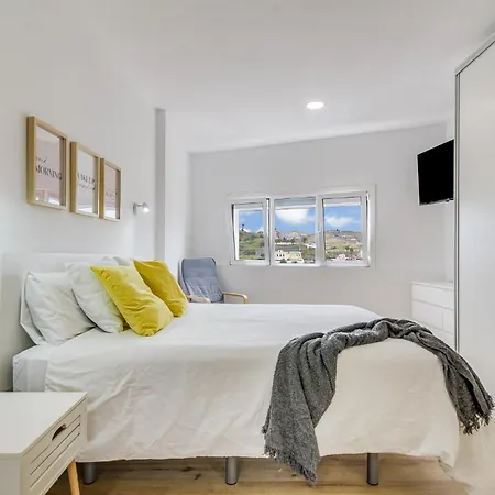 Home2book Bright Penthouse With Terrace & Views Apartment